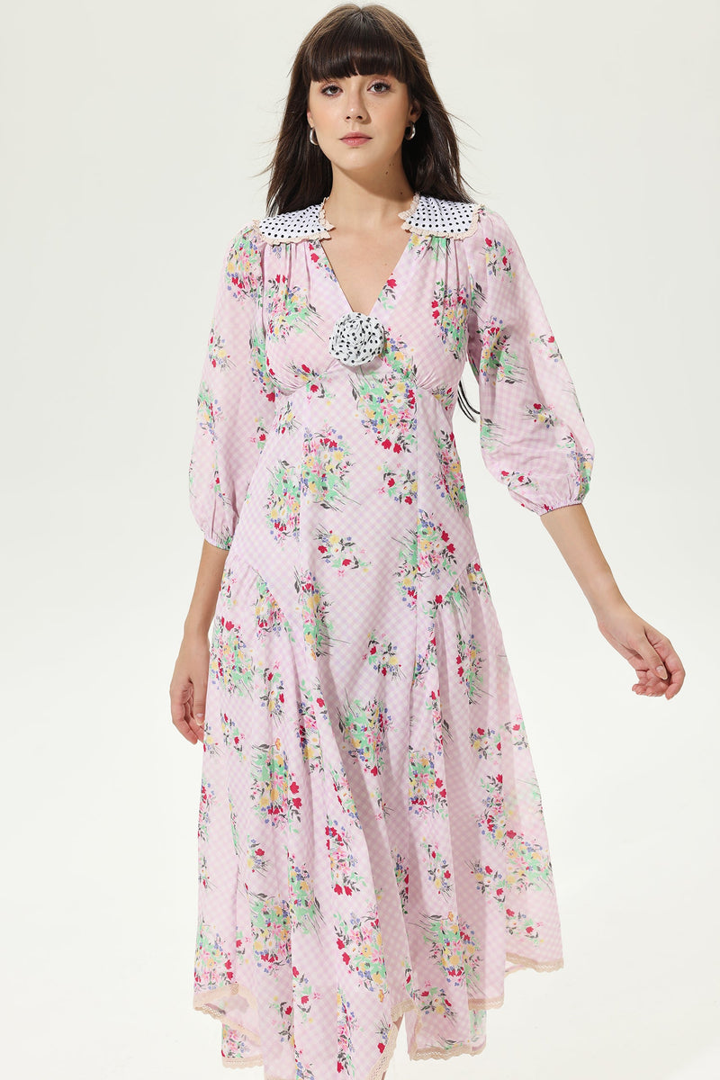 Classic Vintage Dress with a Flattering Fit