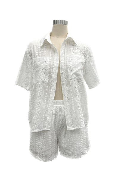Classic Vintage Shirt with a Flattering Fit