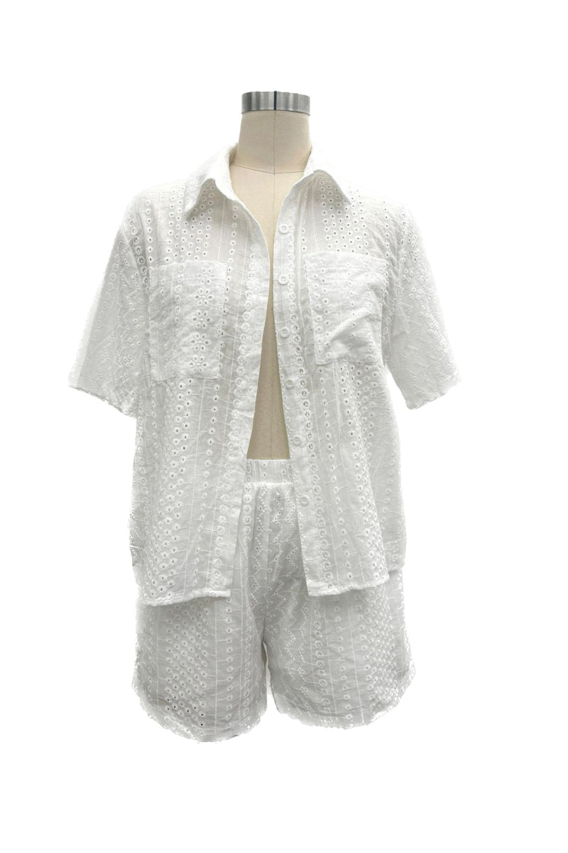 Classic Vintage Shirt with a Flattering Fit