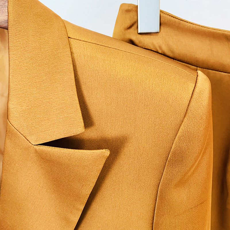 Effortlessly Elegant Pants with a Timeless Design