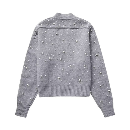 Well Tailored Sweater with a Graceful Silhouette
