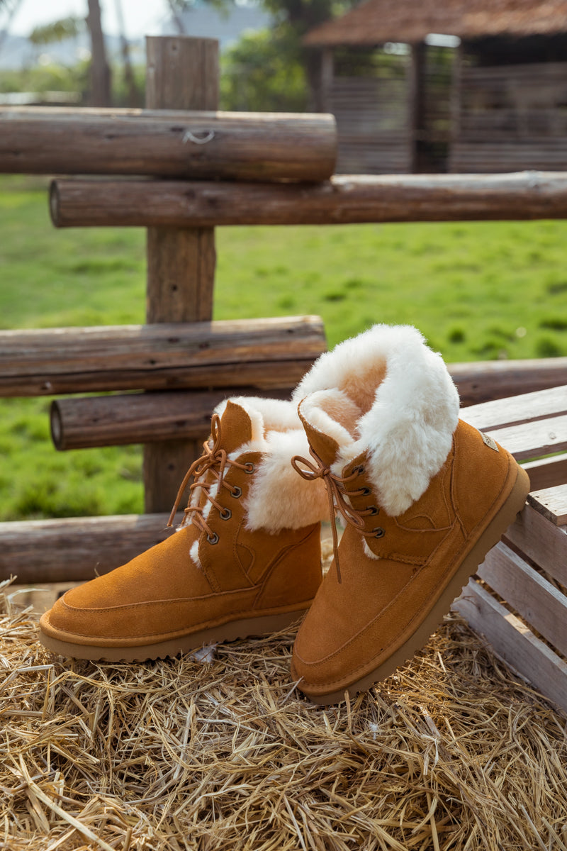Well Tailored Boots with a Graceful Silhouette