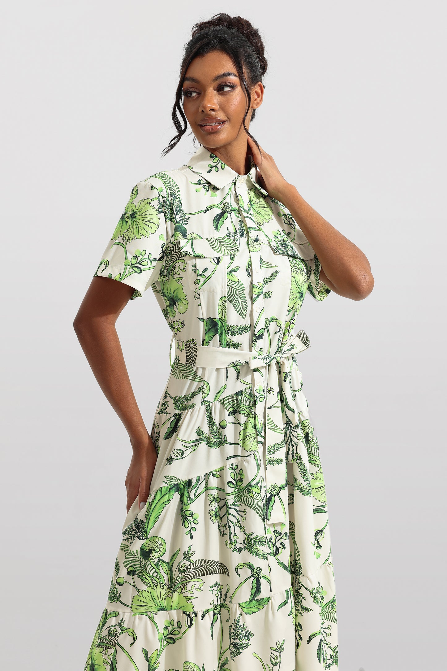 Beautifully Finished Dress in a Timeless Design
