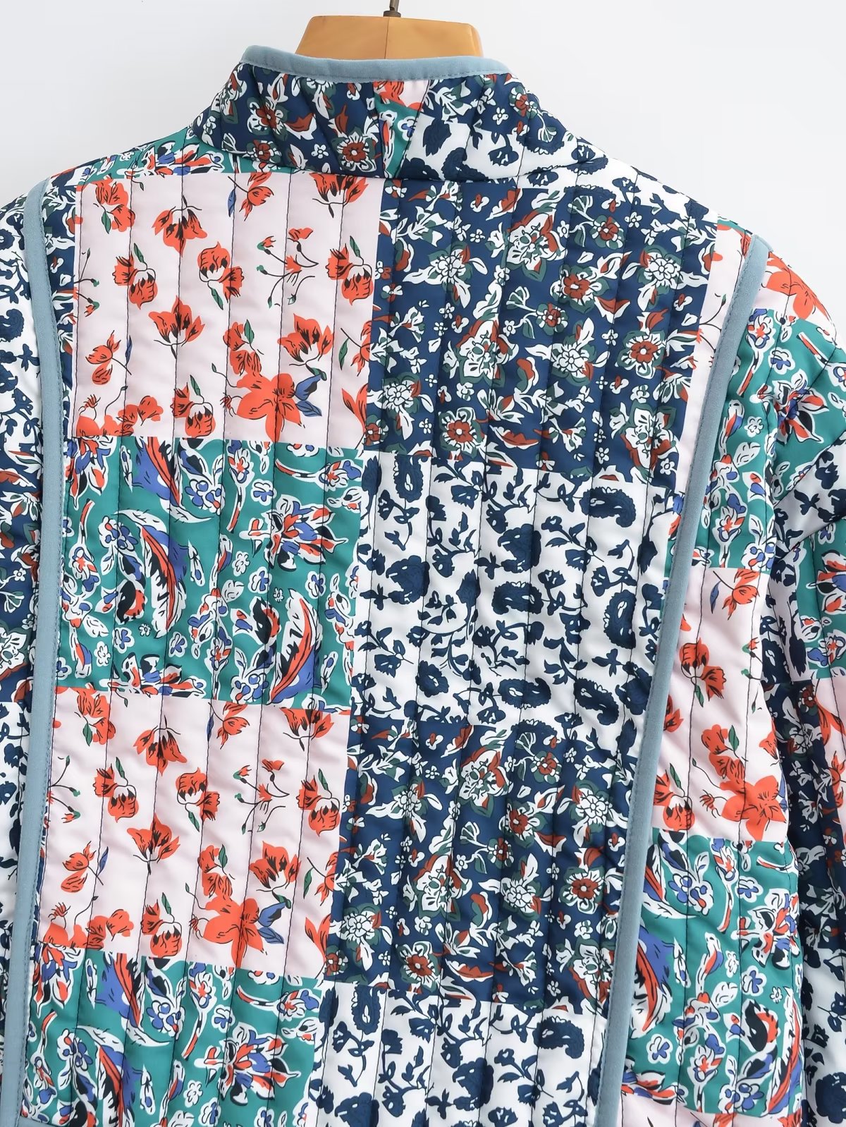 Elegantly Styled Jacket for Everyday Wear