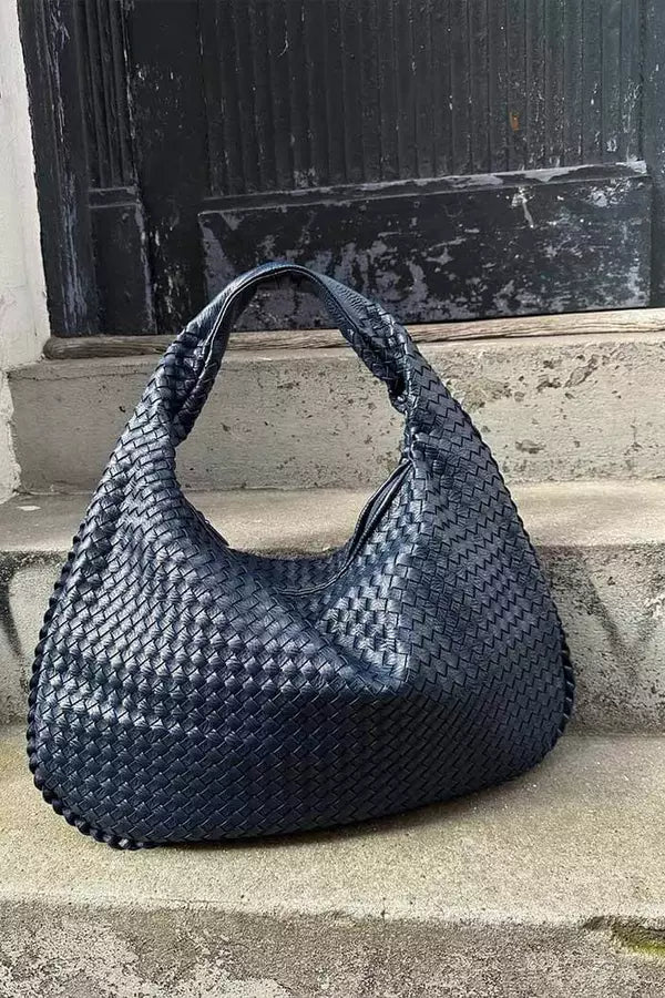 Beautifully Finished Bag in a Timeless Design