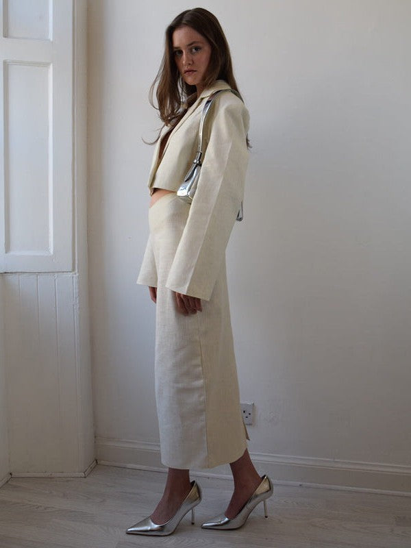 Effortlessly Elegant Garment with a Timeless Design