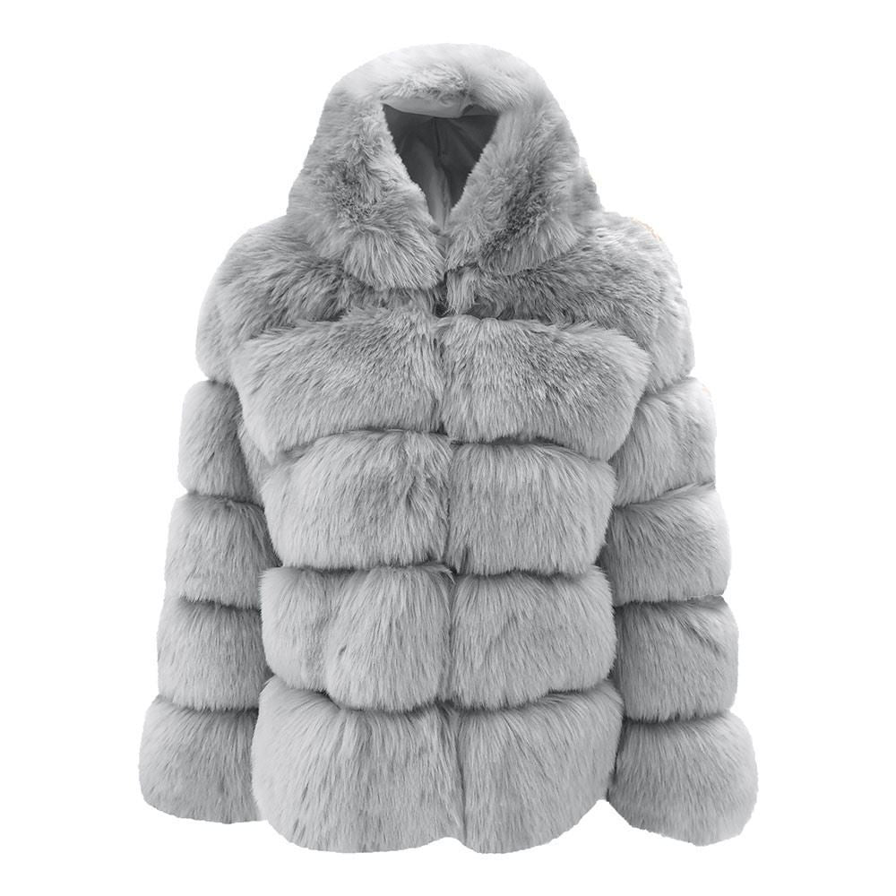 Beautifully Finished Coat in a Timeless Design