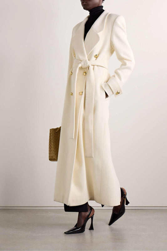 Beautifully Finished Coat in a Timeless Design