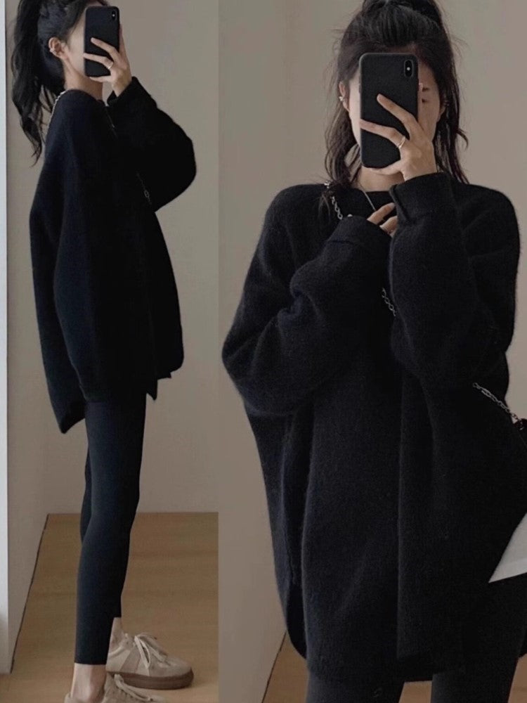 Well Tailored Sweater with a Graceful Silhouette