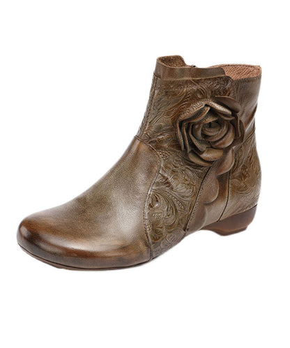Well Tailored Boots with a Graceful Silhouette