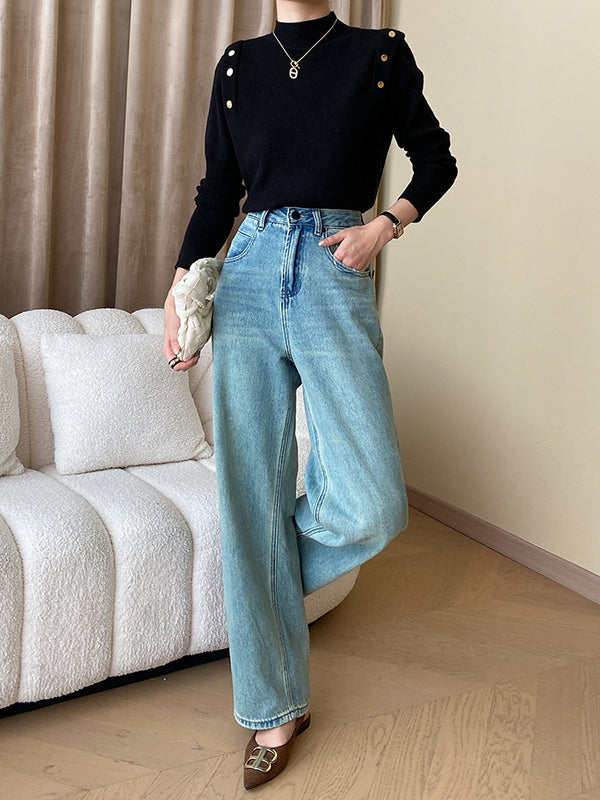Well Tailored Sweater with a Graceful Silhouette