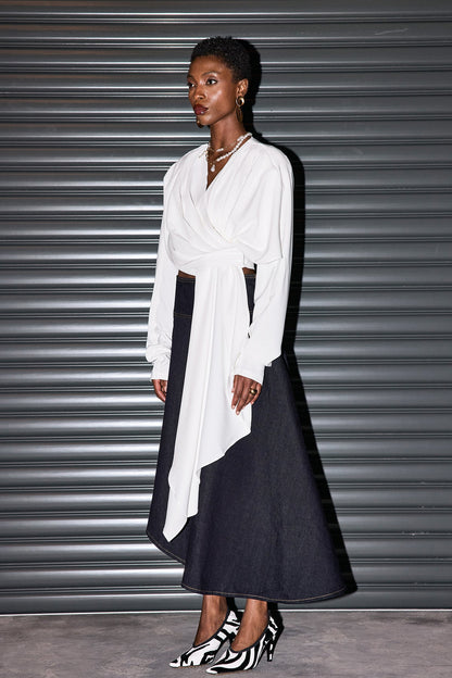 Effortlessly Elegant Garment with a Timeless Design