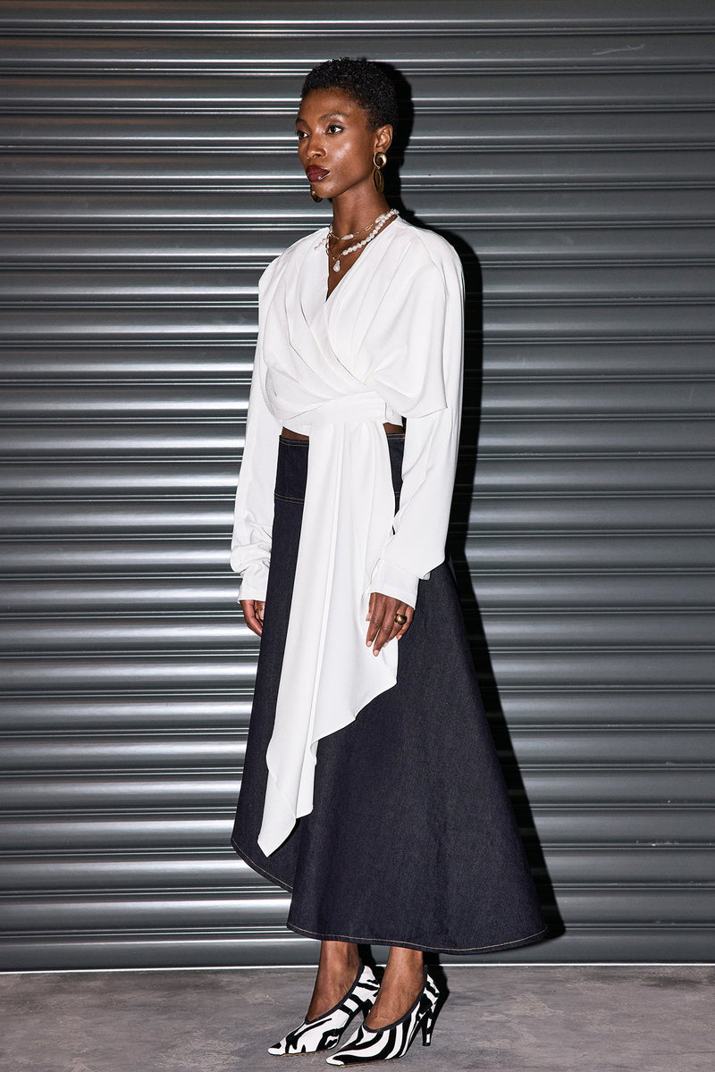 Effortlessly Elegant Garment with a Timeless Design