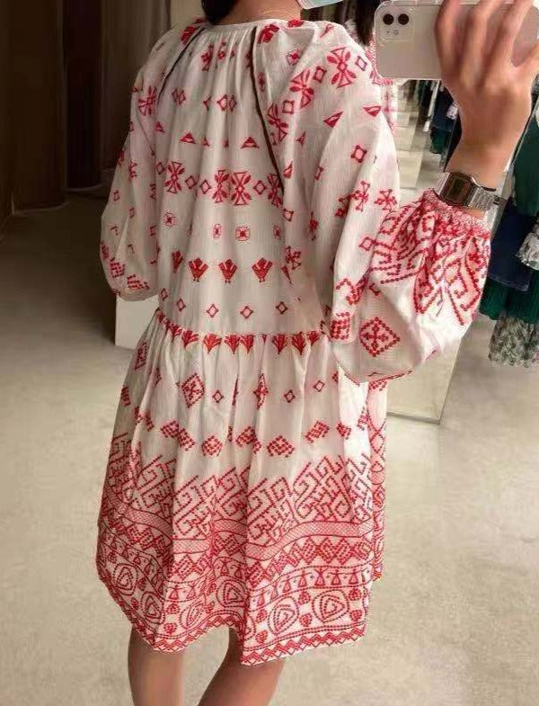 Classic Vintage Dress with a Flattering Fit