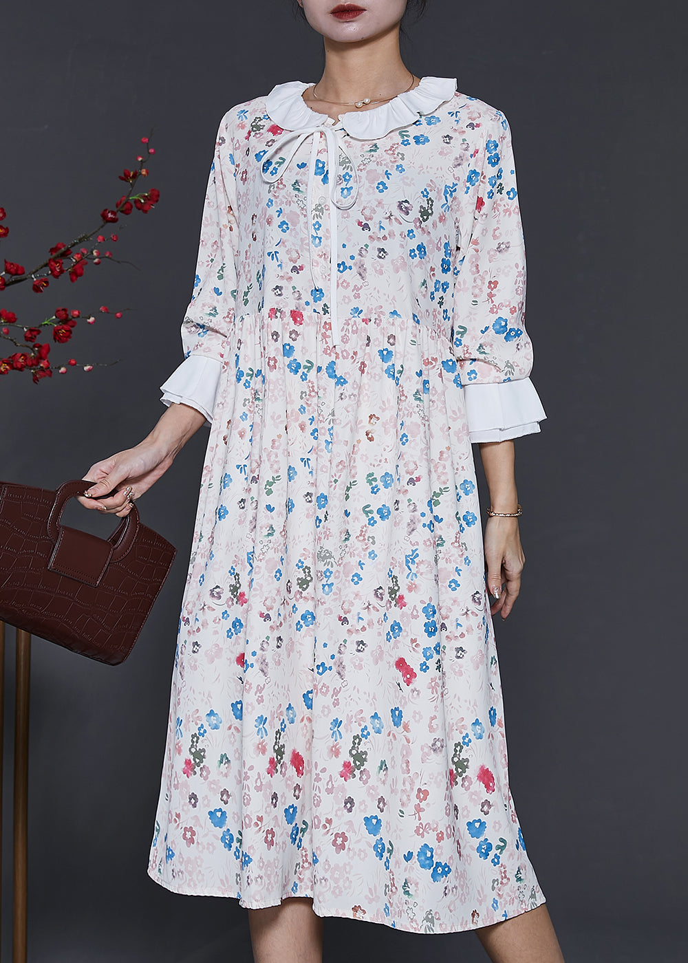 Effortlessly Elegant Dress with a Timeless Design