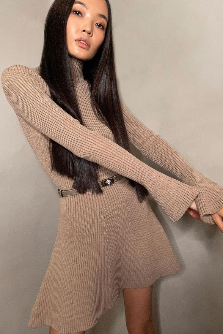 Classic Vintage Sweater with a Flattering Fit
