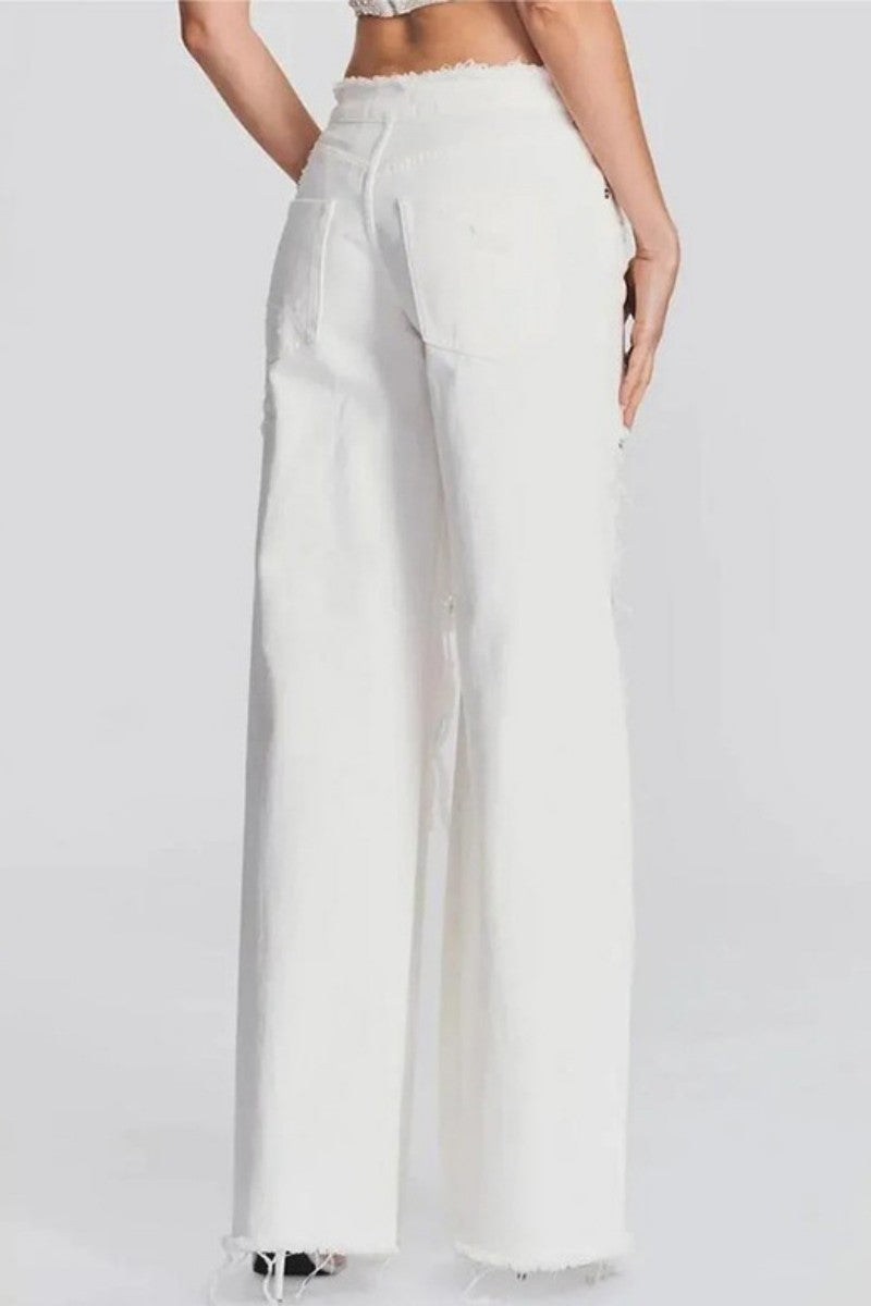 Effortlessly Elegant Garment with a Timeless Design