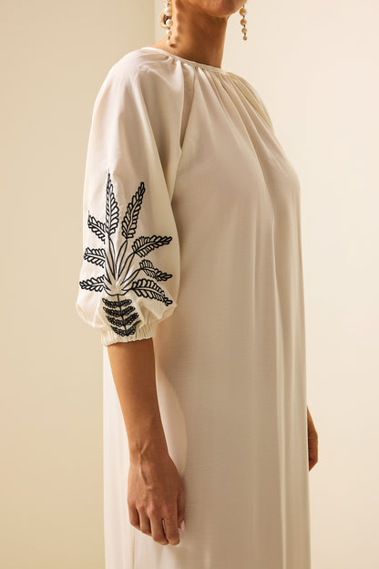 Beautifully Finished Dress in a Timeless Design