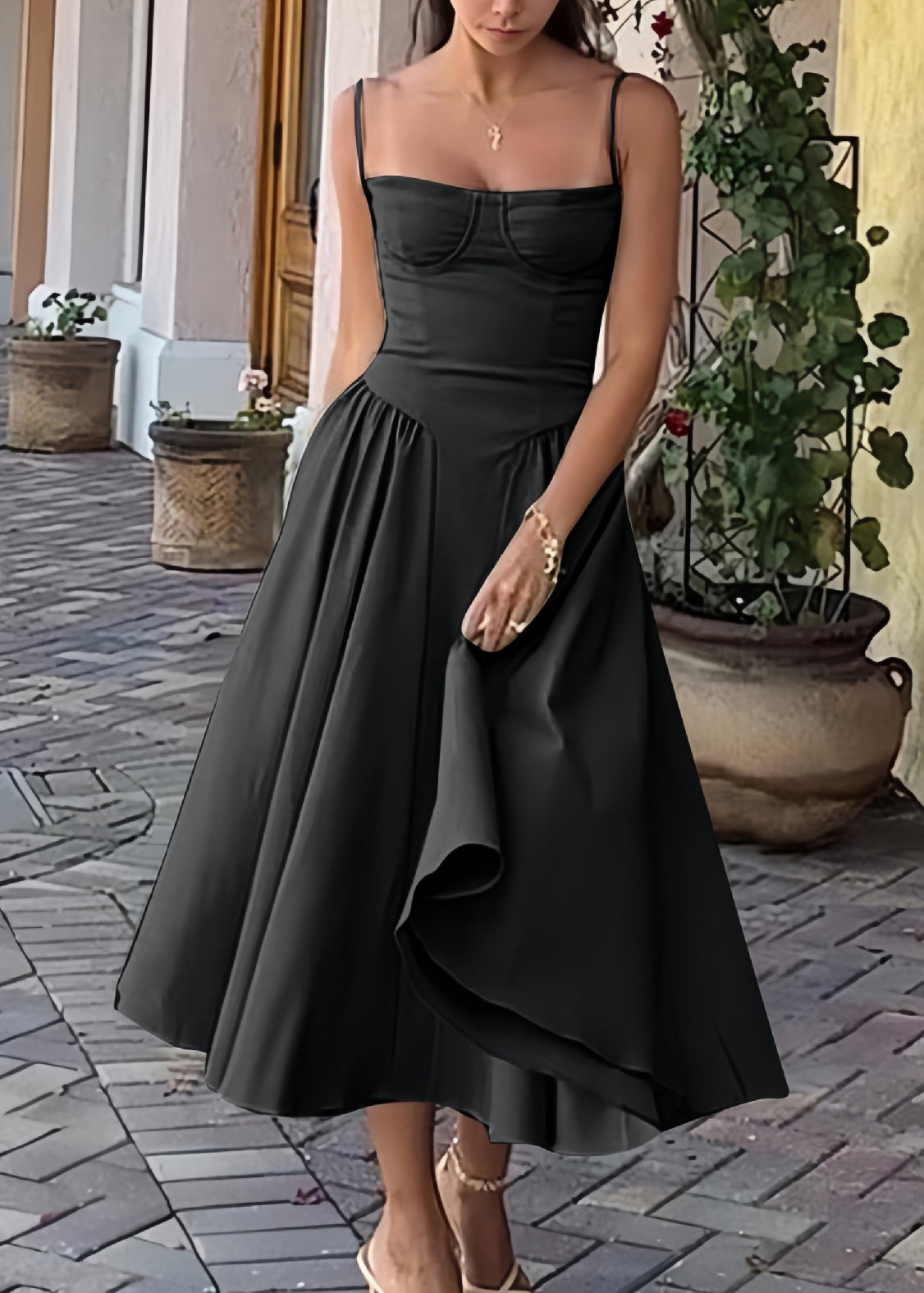 Effortlessly Elegant Dress with a Timeless Design