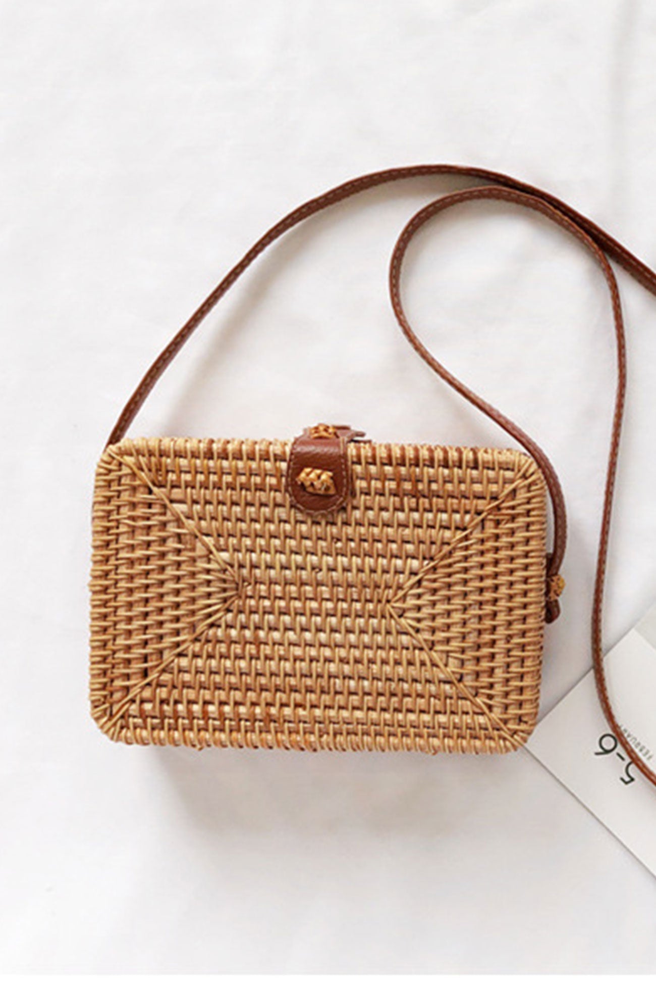 Well Tailored Bag with a Graceful Silhouette