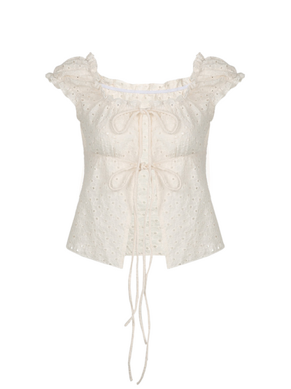 Sophisticated Blouse with a Clean Classic Look