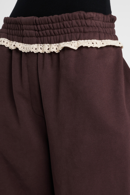 Beautifully Finished Pants in a Timeless Design