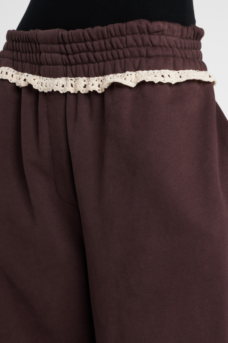 Beautifully Finished Pants in a Timeless Design