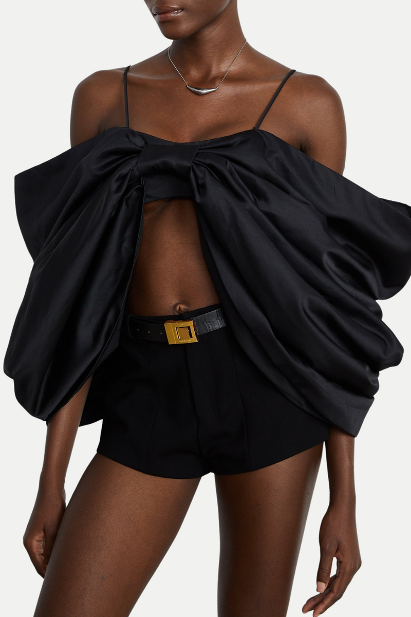 Well Tailored Top with a Graceful Silhouette