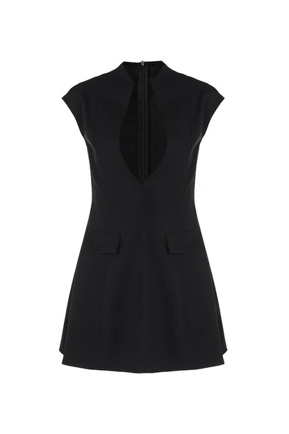 Well Tailored Dress with a Graceful Silhouette