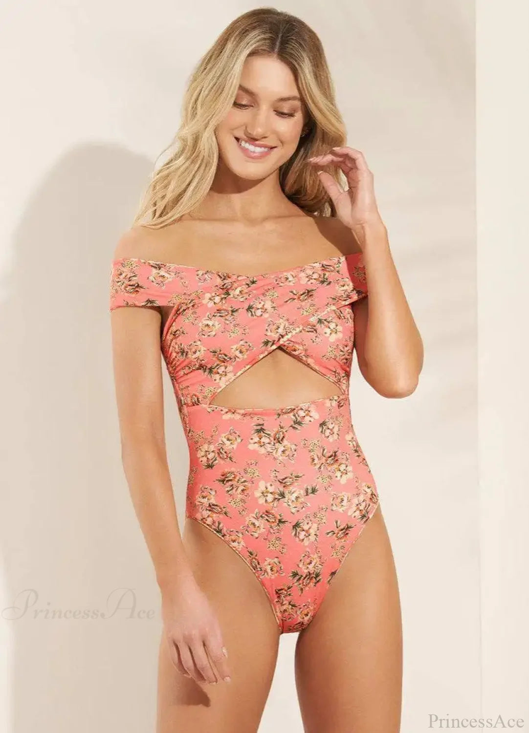Effortlessly Elegant Swimsuit with a Timeless Design