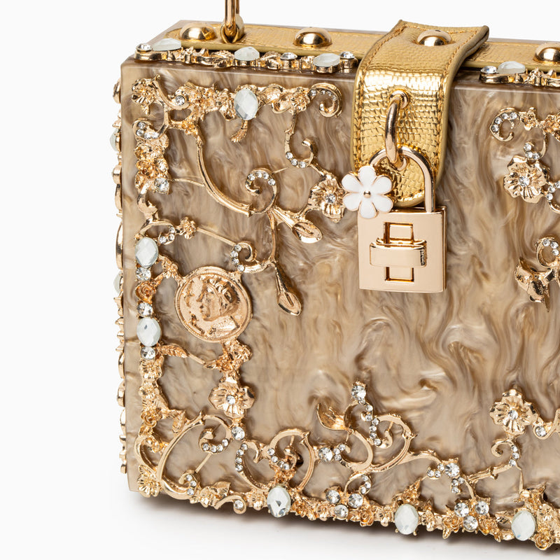 Effortlessly Elegant Bag with a Timeless Design