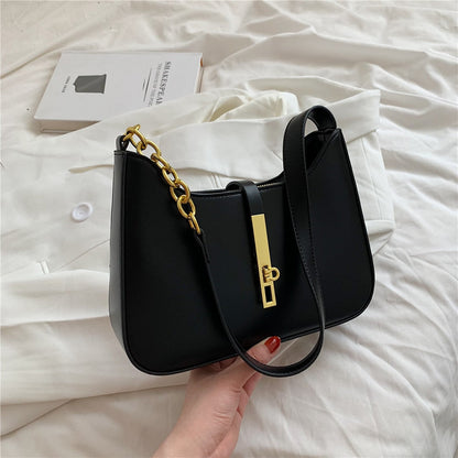 Gracefully Styled Bag for Any Occasion