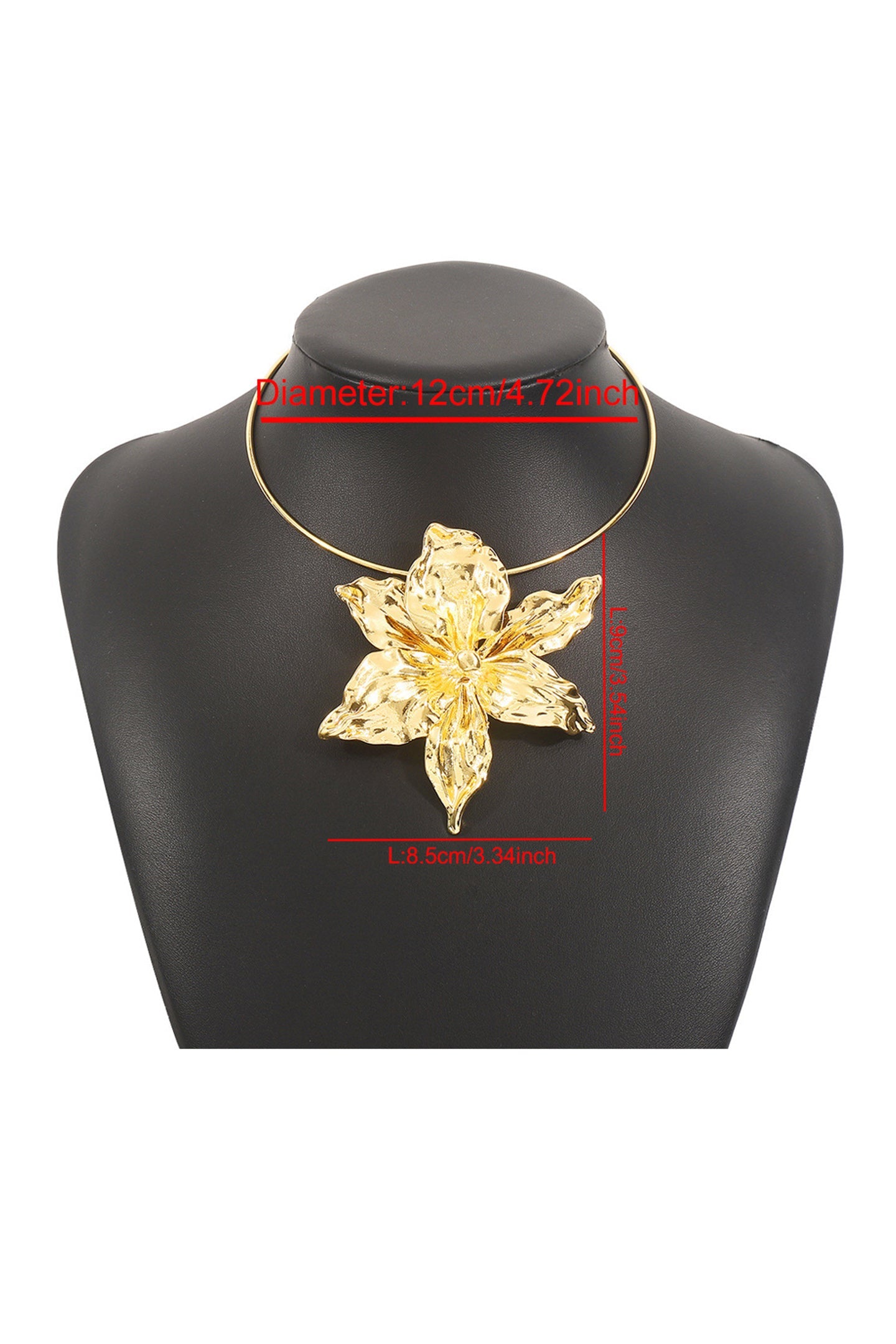 Gracefully Styled Garment for Any Occasion