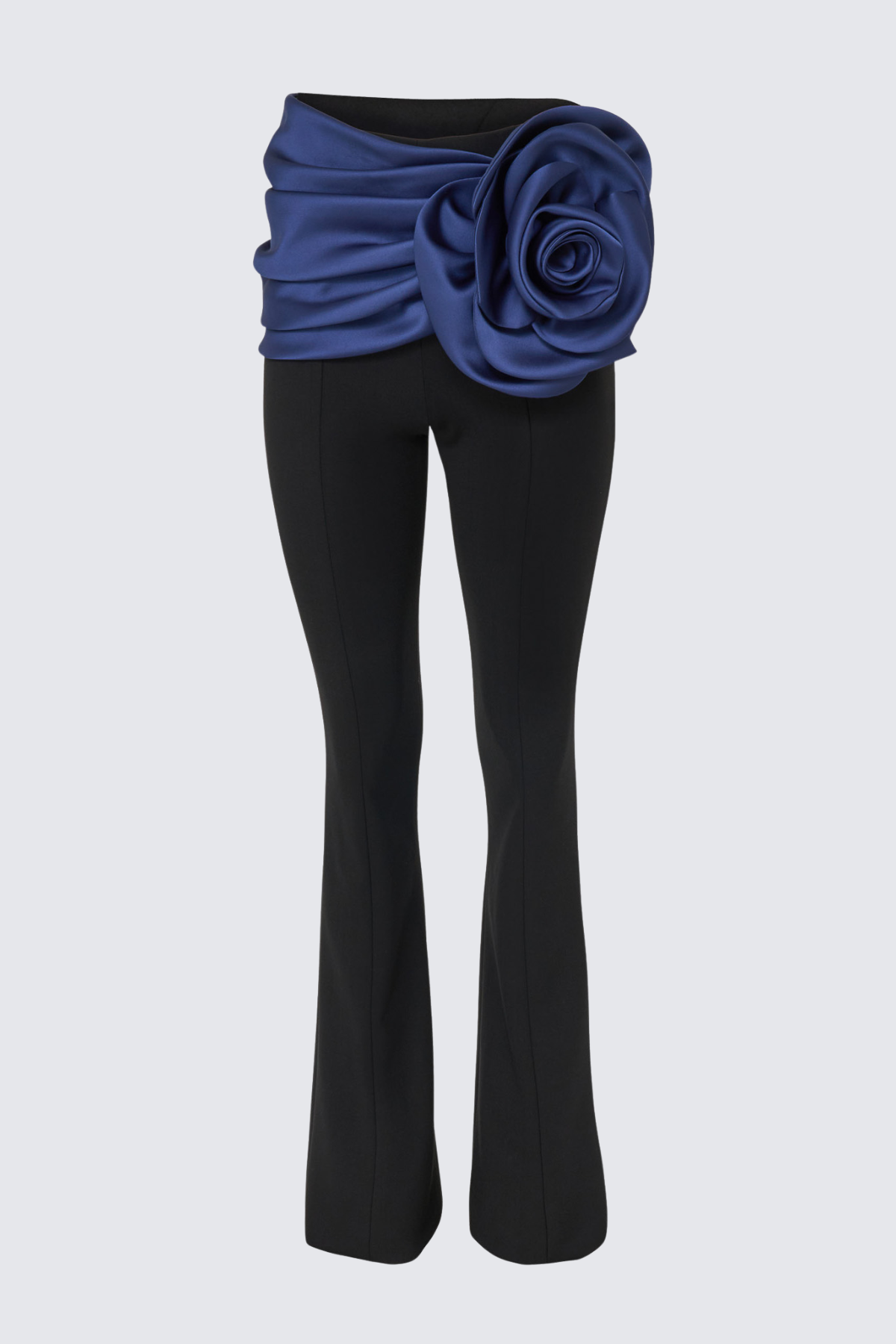 Well Tailored Pants with a Graceful Silhouette