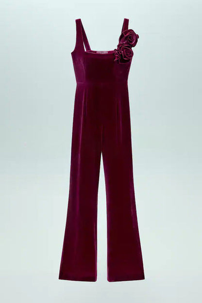 Well Tailored Garment with a Graceful Silhouette