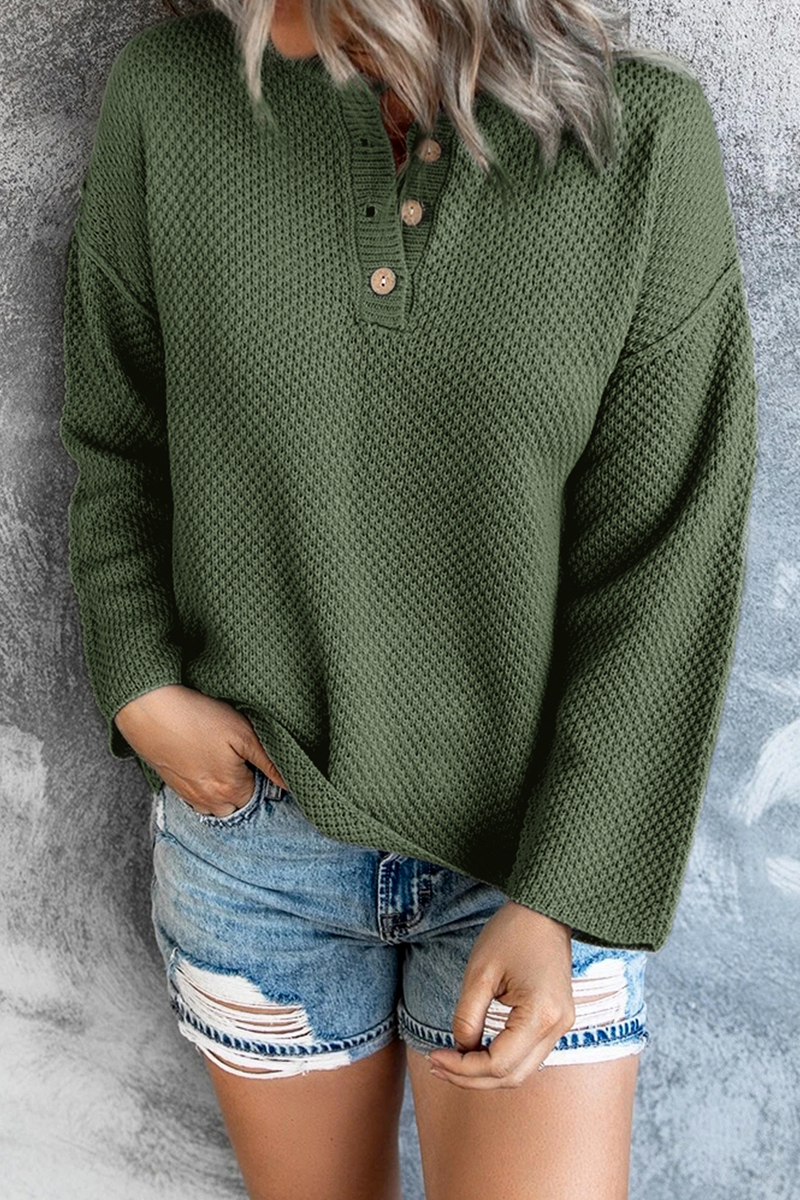 Well Tailored Sweater with a Graceful Silhouette