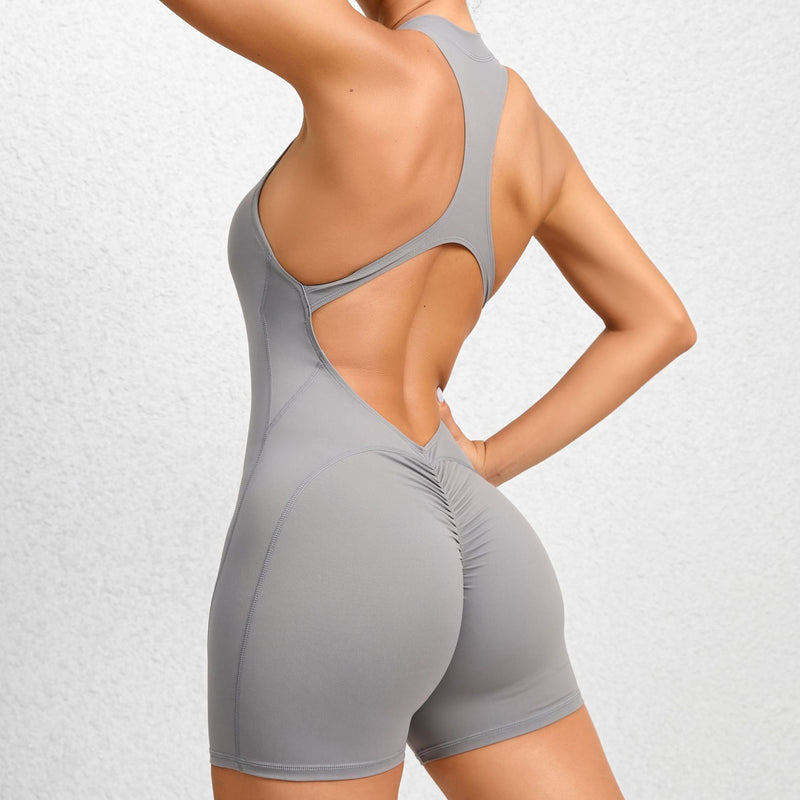 Well Tailored Pants with a Graceful Silhouette