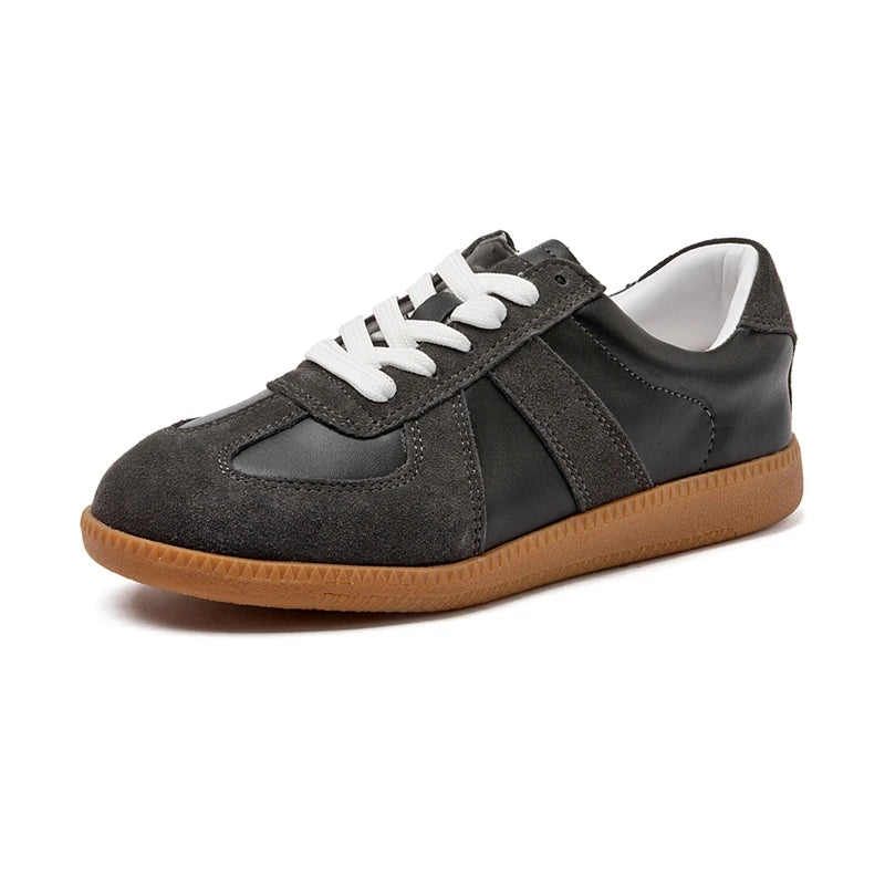 Classic Vintage Sneakers with a Flattering Fit