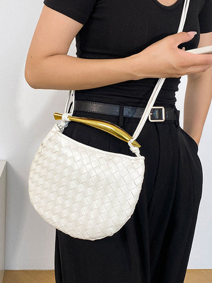 Well Tailored Bag with a Graceful Silhouette
