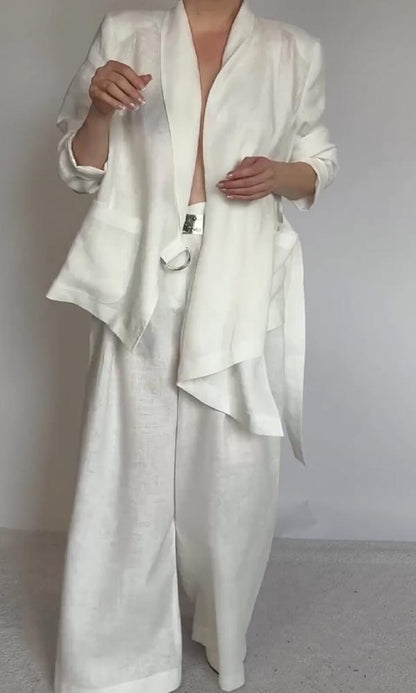 Sophisticated Blouse with a Clean Classic Look