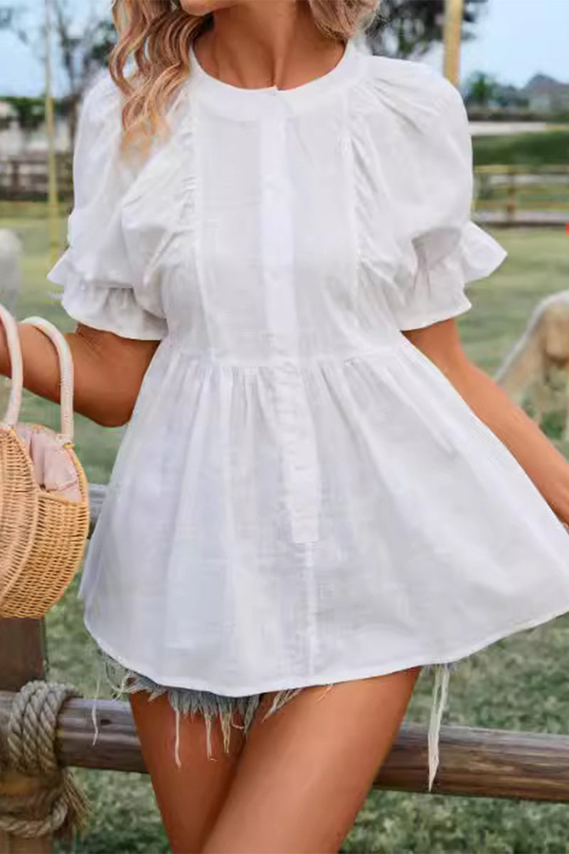 Well Tailored Blouse with a Graceful Silhouette