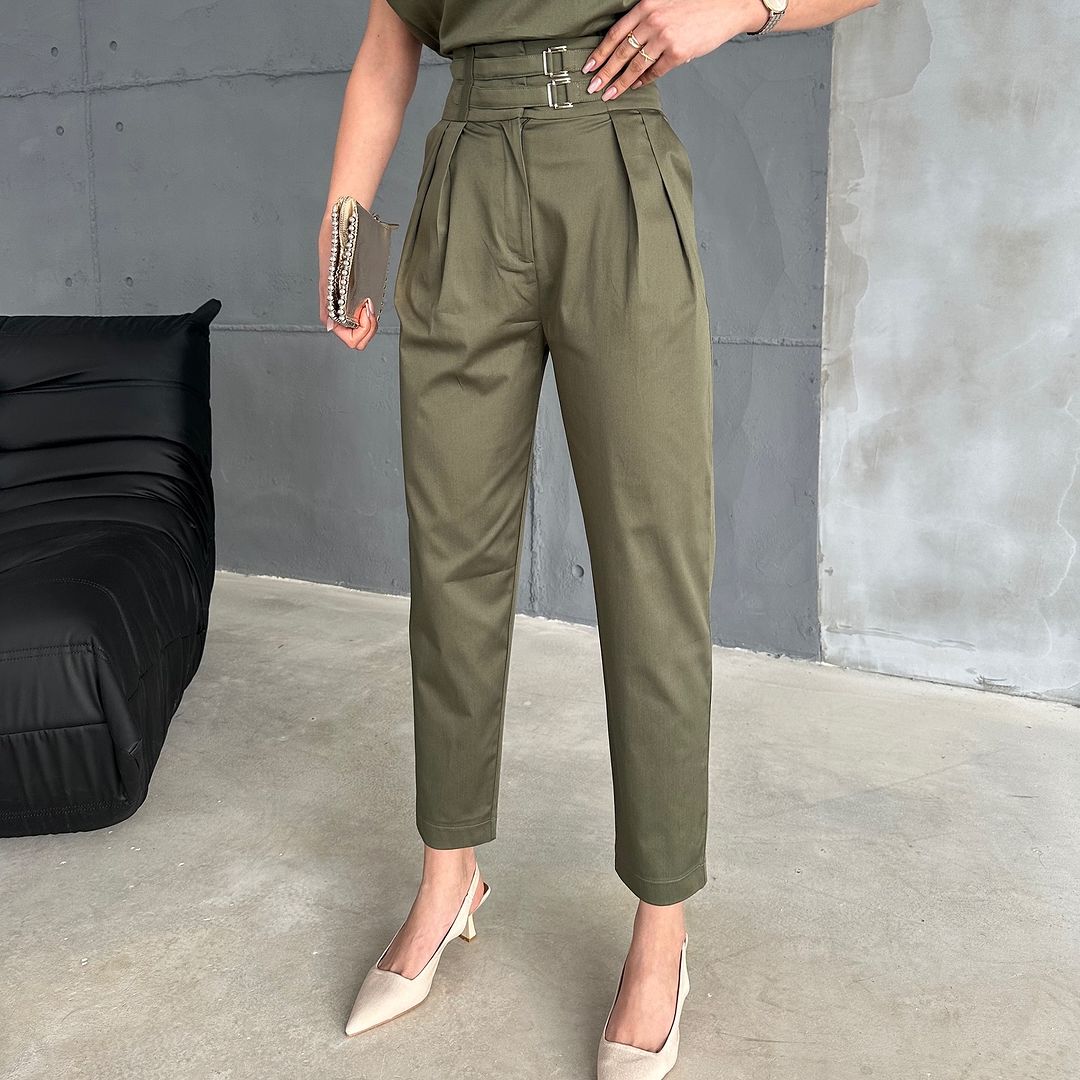 Effortlessly Elegant Garment with a Timeless Design
