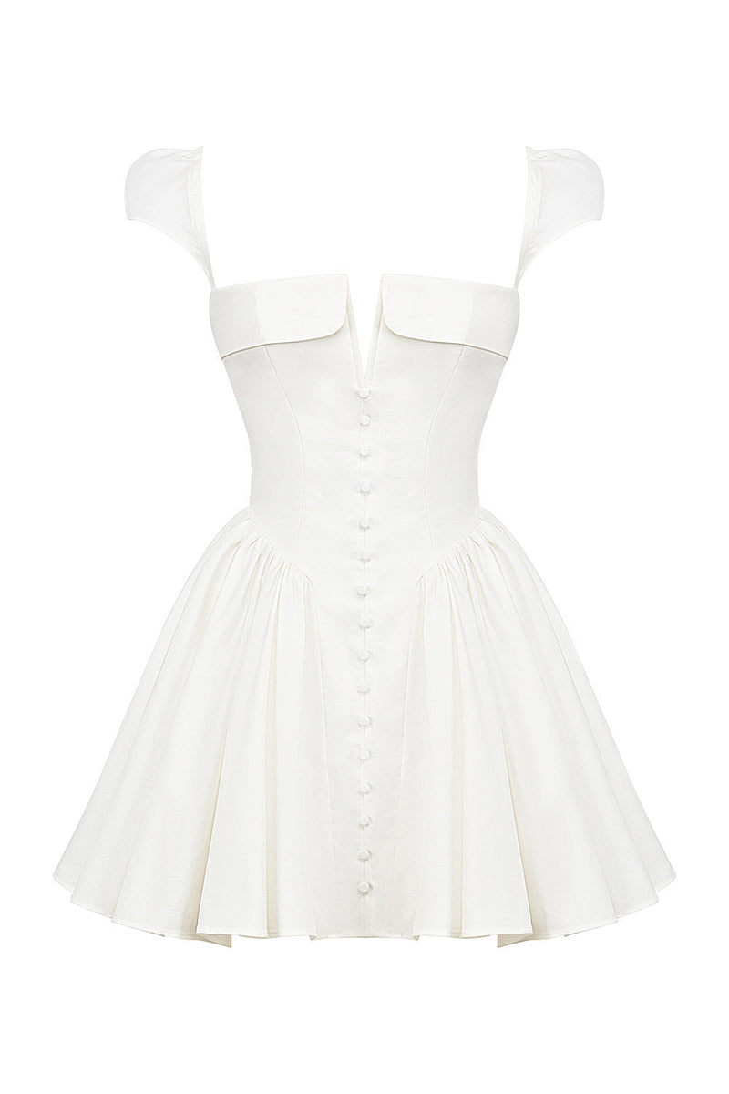 Well Tailored Dress with a Graceful Silhouette
