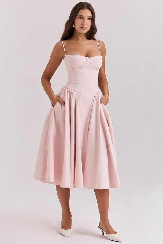 Effortlessly Elegant Dress with a Timeless Design