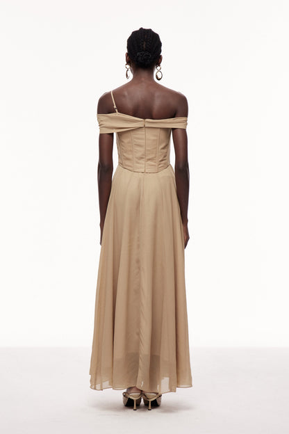 Effortlessly Elegant Dress with a Timeless Design