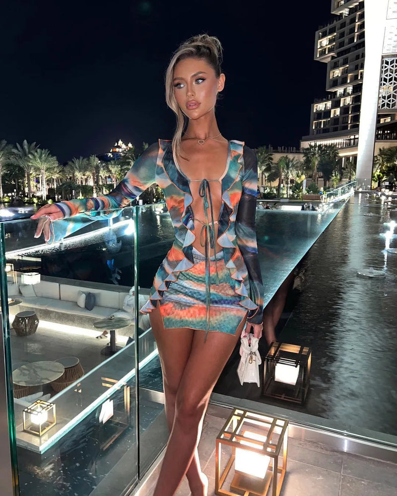 Beautifully Finished Dress in a Timeless Design