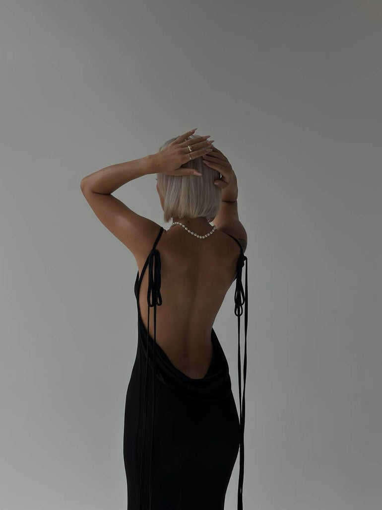 Gracefully Styled Dress for Any Occasion