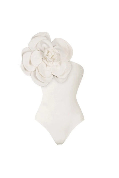 Well Tailored Swimsuit with a Graceful Silhouette