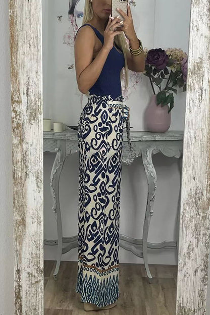 Classic Vintage Pants with a Flattering Fit