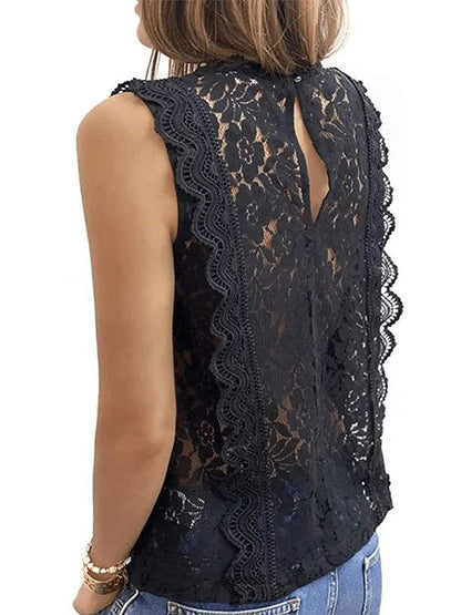 Well Tailored Top with a Graceful Silhouette